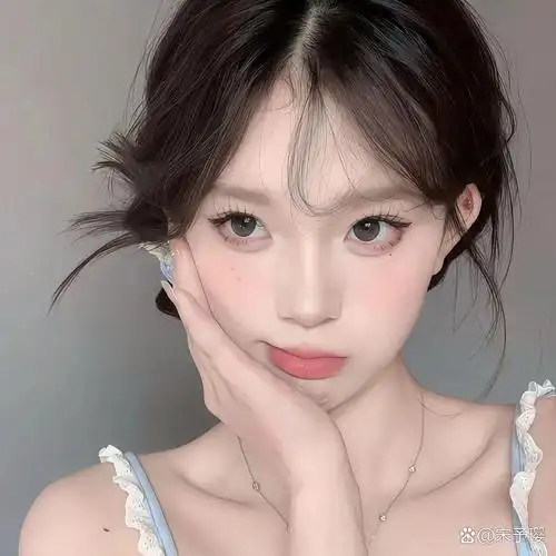 韩国电影纪录片《蔚蓝深渊》封面